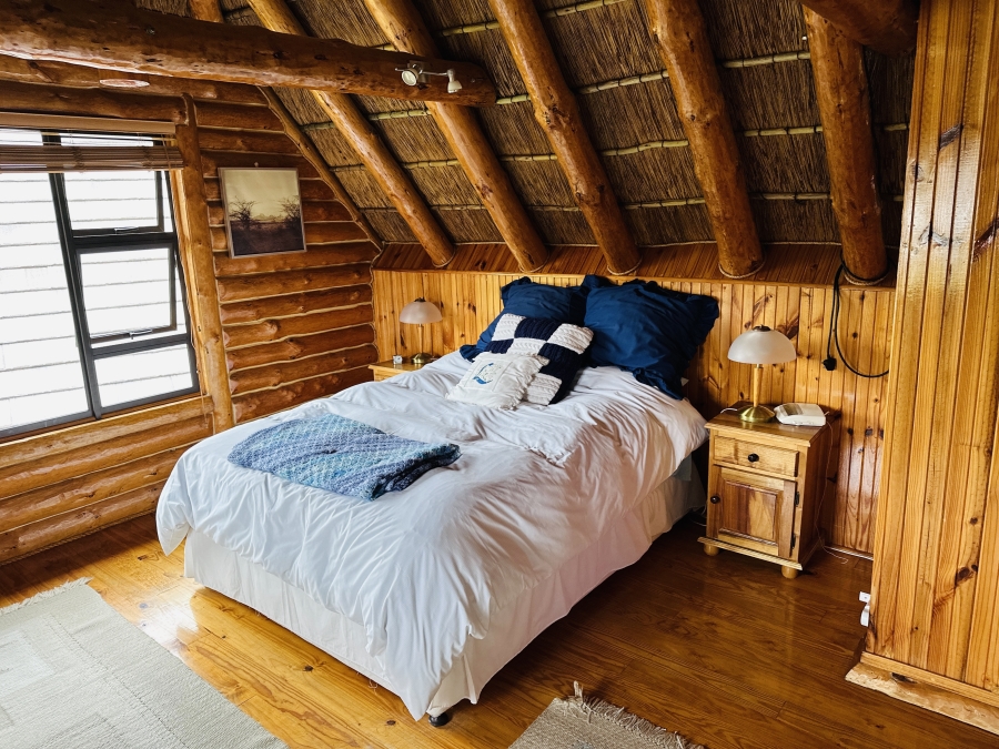 2 Bedroom Property for Sale in The Island Western Cape